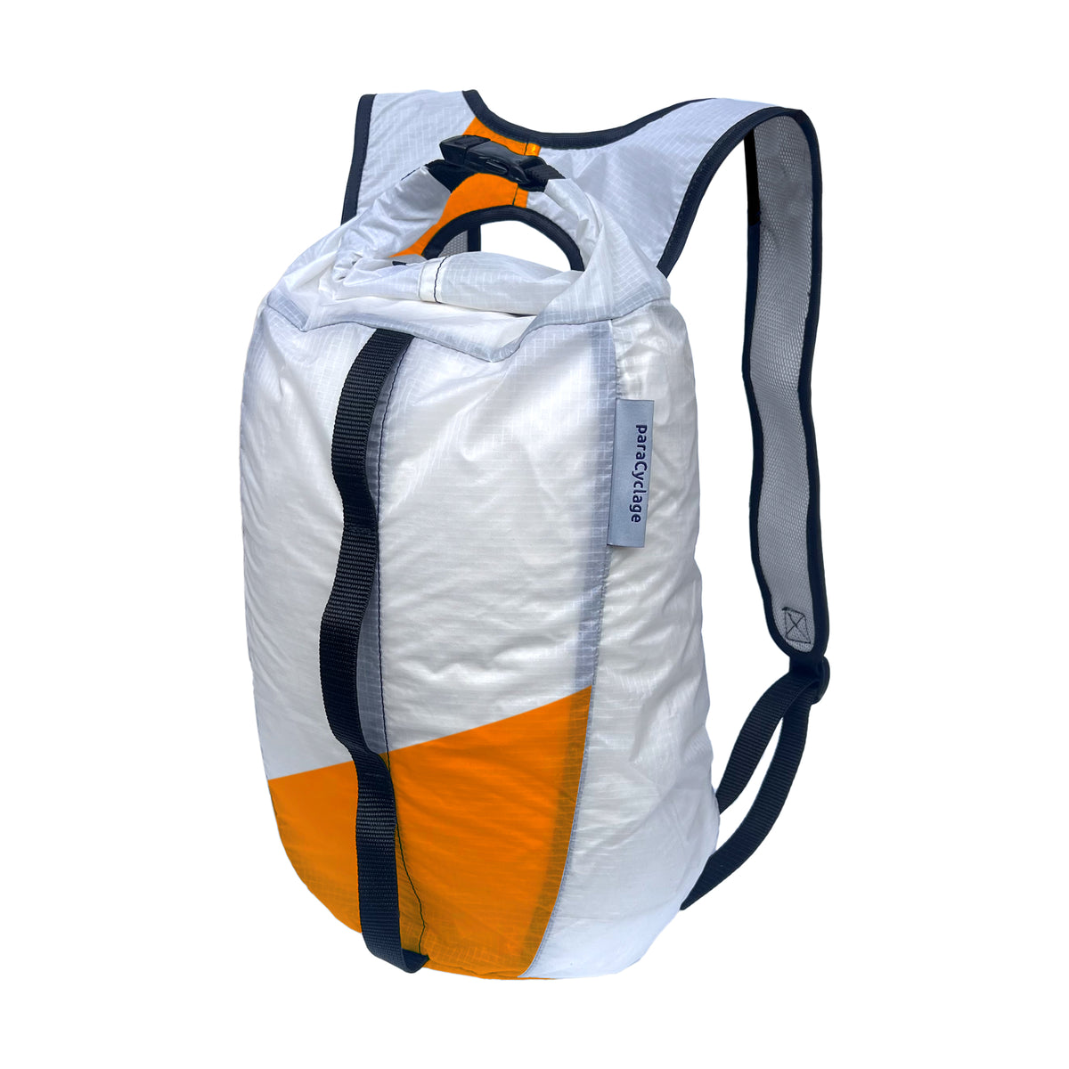 PARACYCLAGE - AIRE Backpack - Upcycled paraglider fabric – paraCyclage